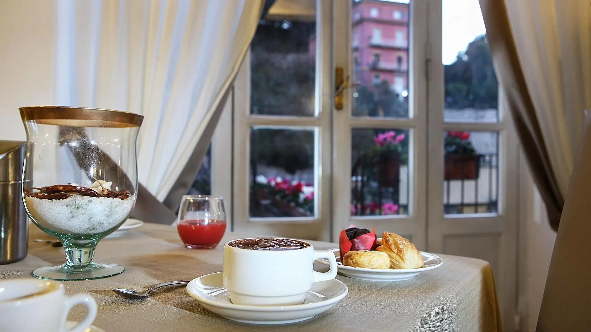 Grand Hotel Capodimonte Неаполь