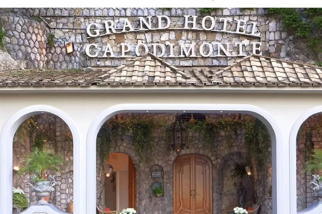 Grand Hotel Capodimonte Неаполь Италия